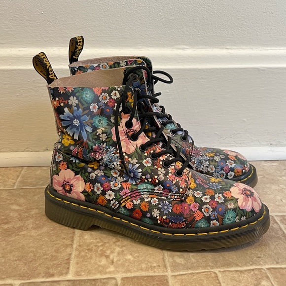 Dr. Martens Shoes - Limited edition floral doc martens